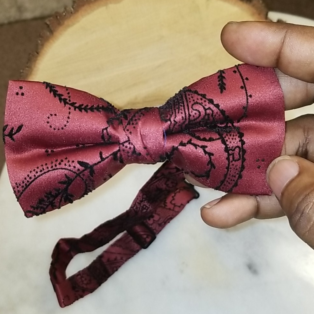 PRE-TIED BOWTIE & VEST - Picture 2 of 6